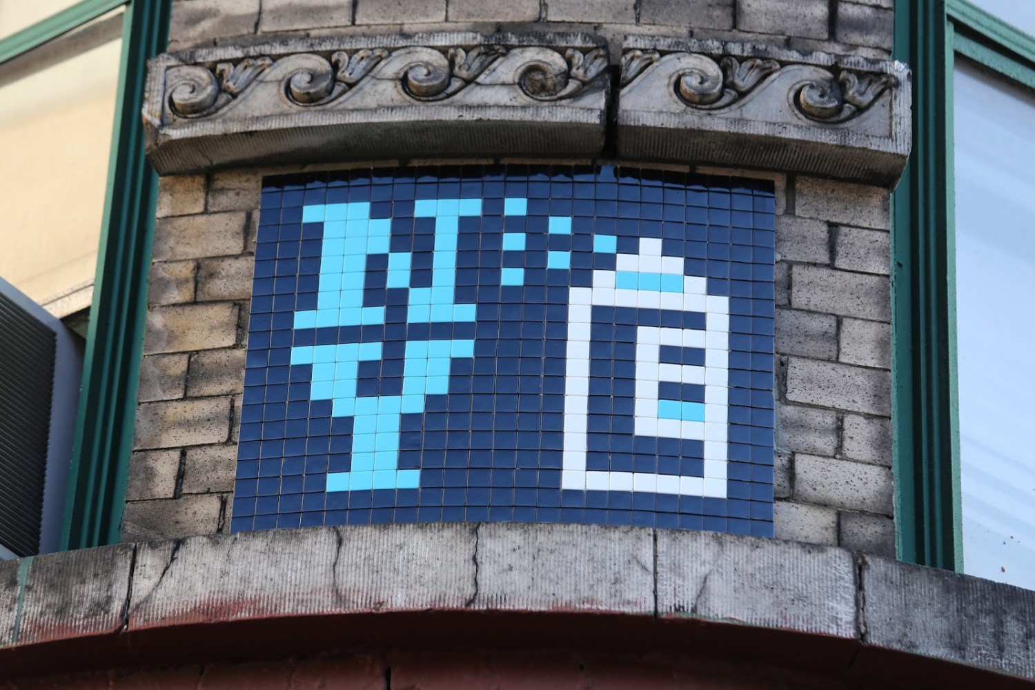 Space Invader Spray Can Mosaic – NYC 2015